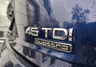 Подержанный автомобиль Audi Q7 2019 года (21 фото)