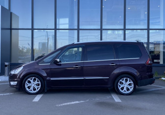 Подержанный автомобиль Ford Galaxy 2012 года (8 фото)