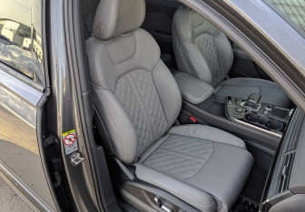 Подержанный автомобиль Audi Q7 2019 года (24 фото)