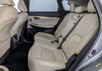 Подержанный автомобиль Infiniti QX50 2020 года (11 фото)