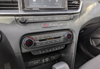 Подержанный автомобиль Kia Ceed Hatchback 2019 года (27 фото)