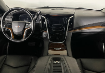 Подержанный автомобиль Cadillac Escalade Suv 2019 года (12 фото)
