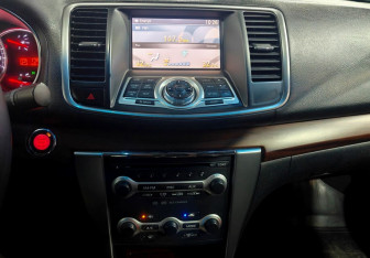 Подержанный автомобиль Nissan Teana 2010 года (15 фото)