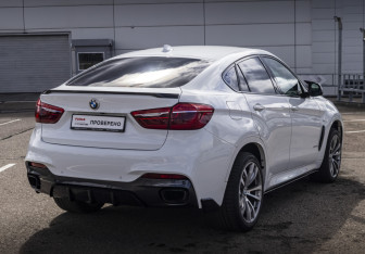 Подержанный автомобиль BMW X6 2017 года (5 фото)