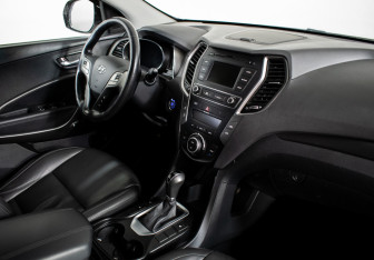 Подержанный автомобиль Hyundai Santa Fe 2015 года (11 фото)