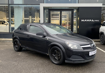 Подержанный автомобиль Opel Astra Hatchback 2011 года (3 фото)