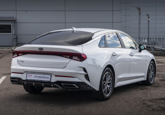 Подержанный автомобиль Kia K5 2019 года (5 фото)