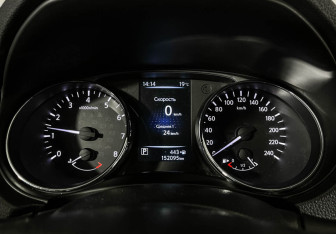 Подержанный автомобиль Nissan Qashqai 2016 года (11 фото)