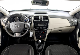 Подержанный автомобиль Renault Logan Sedan 2018 года (14 фото)