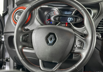 Подержанный автомобиль Renault Kaptur 2018 года (14 фото)