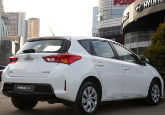 Подержанный автомобиль Toyota Auris Hatchback 2014 года (4 фото)