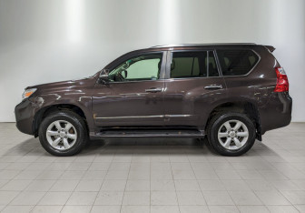 Подержанный автомобиль Lexus GX 2011 года (8 фото)