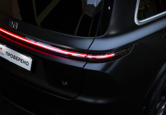 Подержанный автомобиль LiXiang L9 2023 года (26 фото)