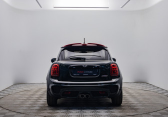 Подержанный автомобиль MINI Hatch 2020 года (6 фото)