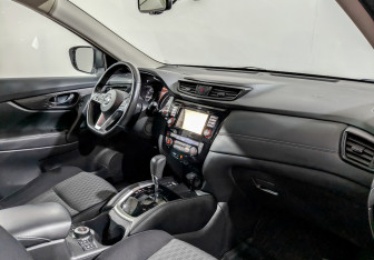 Подержанный автомобиль Nissan X-Trail 2019 года (11 фото)
