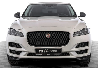 Подержанный автомобиль Jaguar F-Pace 2017 года (2 фото)