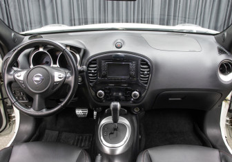 Подержанный автомобиль Nissan Juke 2012 года (13 фото)