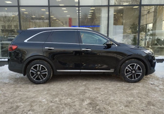 Подержанный автомобиль Kia Sorento 2019 года (4 фото)