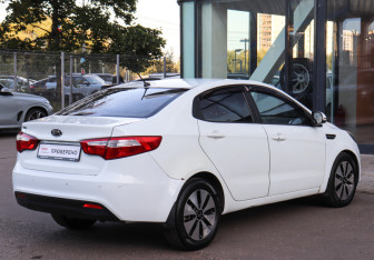 Подержанный автомобиль Kia Rio Sedan 2011 года (4 фото)