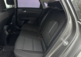 Подержанный автомобиль Kia Cerato Sedan 2020 года (10 фото)