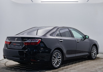 Подержанный автомобиль Toyota Camry Sedan 2016 года (5 фото)