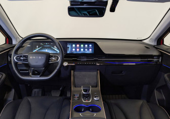 Подержанный автомобиль Omoda C5 2024 года (14 фото)