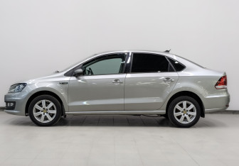 Подержанный автомобиль Volkswagen Polo Sedan 2018 года (8 фото)
