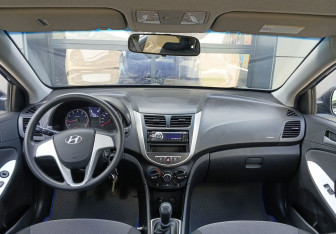 Подержанный автомобиль Hyundai Solaris Sedan 2013 года (11 фото)
