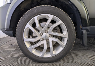 Подержанный автомобиль Land Rover Discovery 2016 года (18 фото)