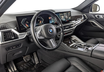 Подержанный автомобиль BMW X6 2023 года (15 фото)