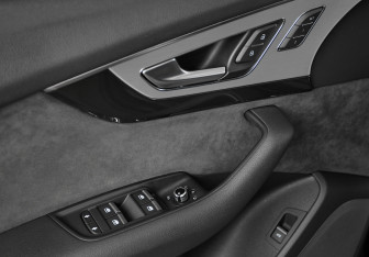 Подержанный автомобиль Audi Q7 2019 года (8 фото)
