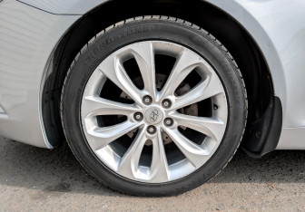 Подержанный автомобиль Hyundai Sonata 2011 года (18 фото)