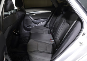 Подержанный автомобиль Hyundai i40 Sedan 2013 года (11 фото)