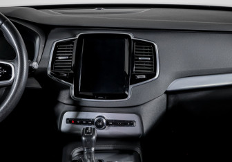 Подержанный автомобиль Volvo XC90 2018 года (13 фото)