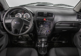 Подержанный автомобиль Kia Picanto 2010 года (13 фото)