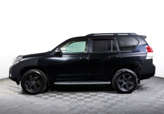 Подержанный автомобиль Toyota Land Cruiser Prado 2009 года (8 фото)