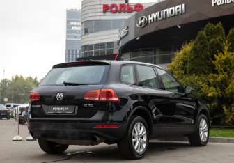 Подержанный автомобиль Volkswagen Touareg 2010 года (4 фото)