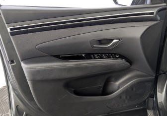 Подержанный автомобиль Hyundai Tucson 2023 года (18 фото)