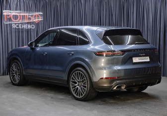 Подержанный автомобиль Porsche Cayenne 2018 года (7 фото)