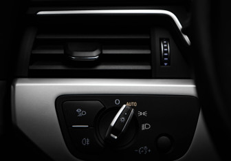 Подержанный автомобиль Audi A4 Sedan 2018 года (13 фото)