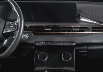 Подержанный автомобиль Exeed LX 2023 года (13 фото)