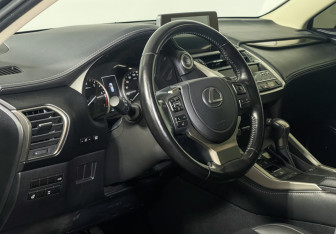Подержанный автомобиль Lexus NX 2021 года (13 фото)