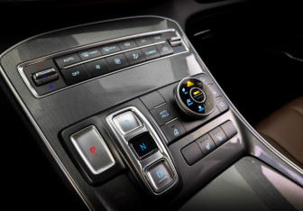 Подержанный автомобиль Hyundai Santa Fe 2022 года (27 фото)