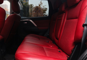 Подержанный автомобиль Mitsubishi Pajero Sport 2020 года (8 фото)