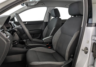 Подержанный автомобиль Skoda Rapid Liftback 2021 года (20 фото)