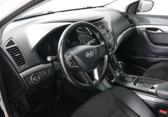 Подержанный автомобиль Hyundai i40 Sedan 2017 года (6 фото)