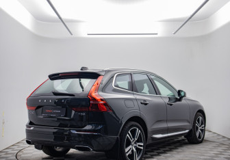 Подержанный автомобиль Volvo XC60 2018 года (5 фото)