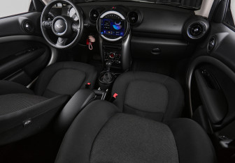 Подержанный автомобиль MINI Countryman 2015 года (19 фото)