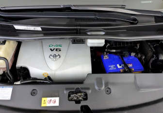 Подержанный автомобиль Toyota Alphard 2018 года (9 фото)