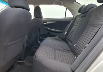 Подержанный автомобиль Toyota Corolla Sedan 2010 года (11 фото)